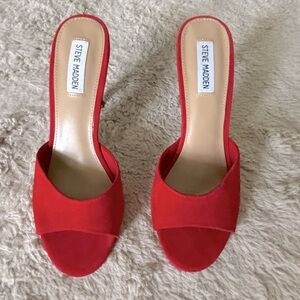 NWOT Steve Madden Red open toe pumps